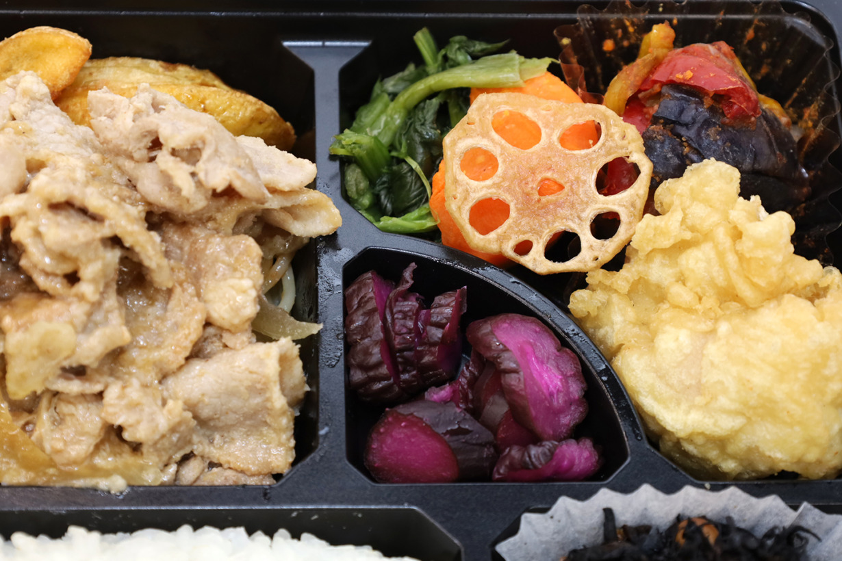 豚肉の生姜焼き豪華弁当