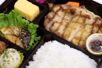 直火網焼き グリル・ド・チキン贅沢弁当