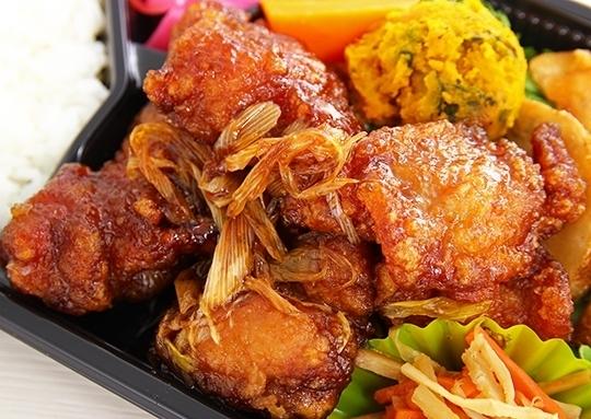 鶏のから揚げと長ネギの甘ポン酢和え弁当