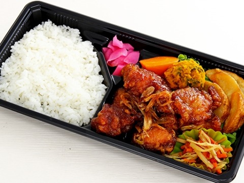 鶏のから揚げと長ネギの甘ポン酢和え弁当