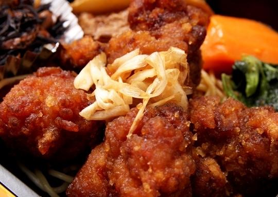 鶏のから揚げと長ネギの甘ポン酢和えボリューム弁当