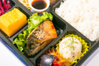 直火網焼き グリル・ド・チキン贅沢弁当