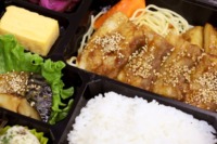 厚切豚肉の蒲焼き風贅沢弁当