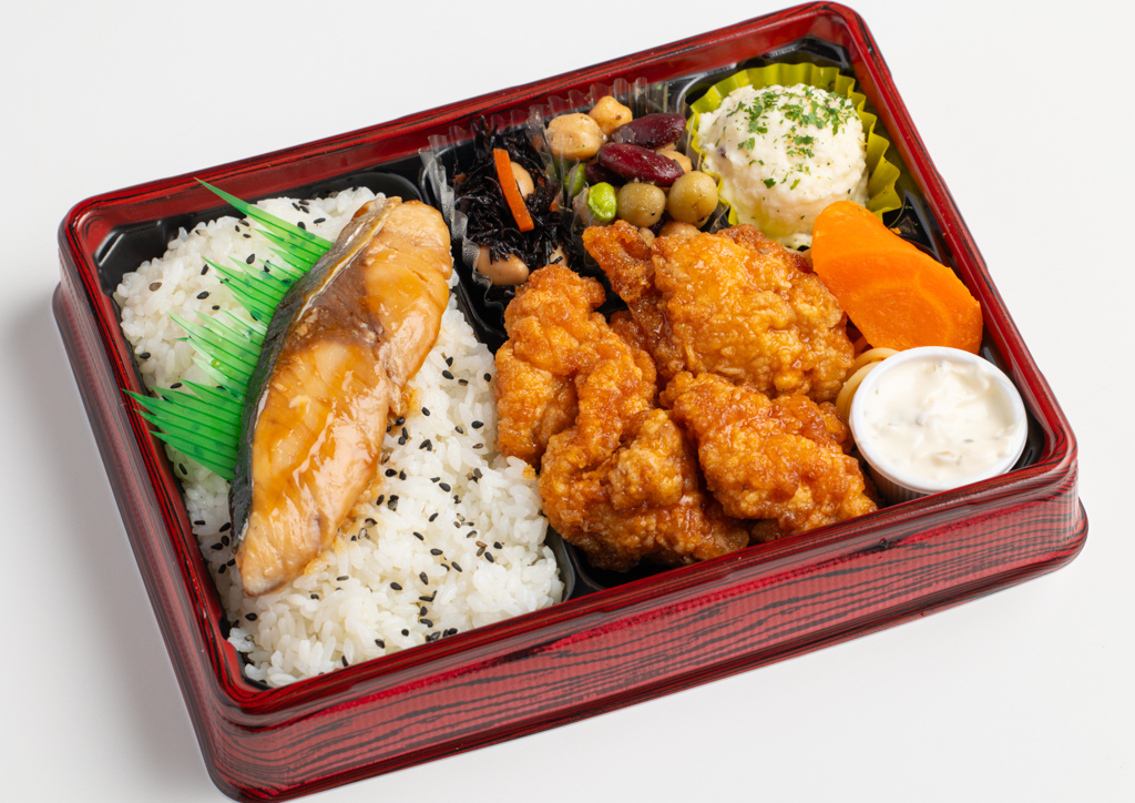 チキン南蛮タルタルソース＆ぶりの照り焼き 幕ノ内弁当
